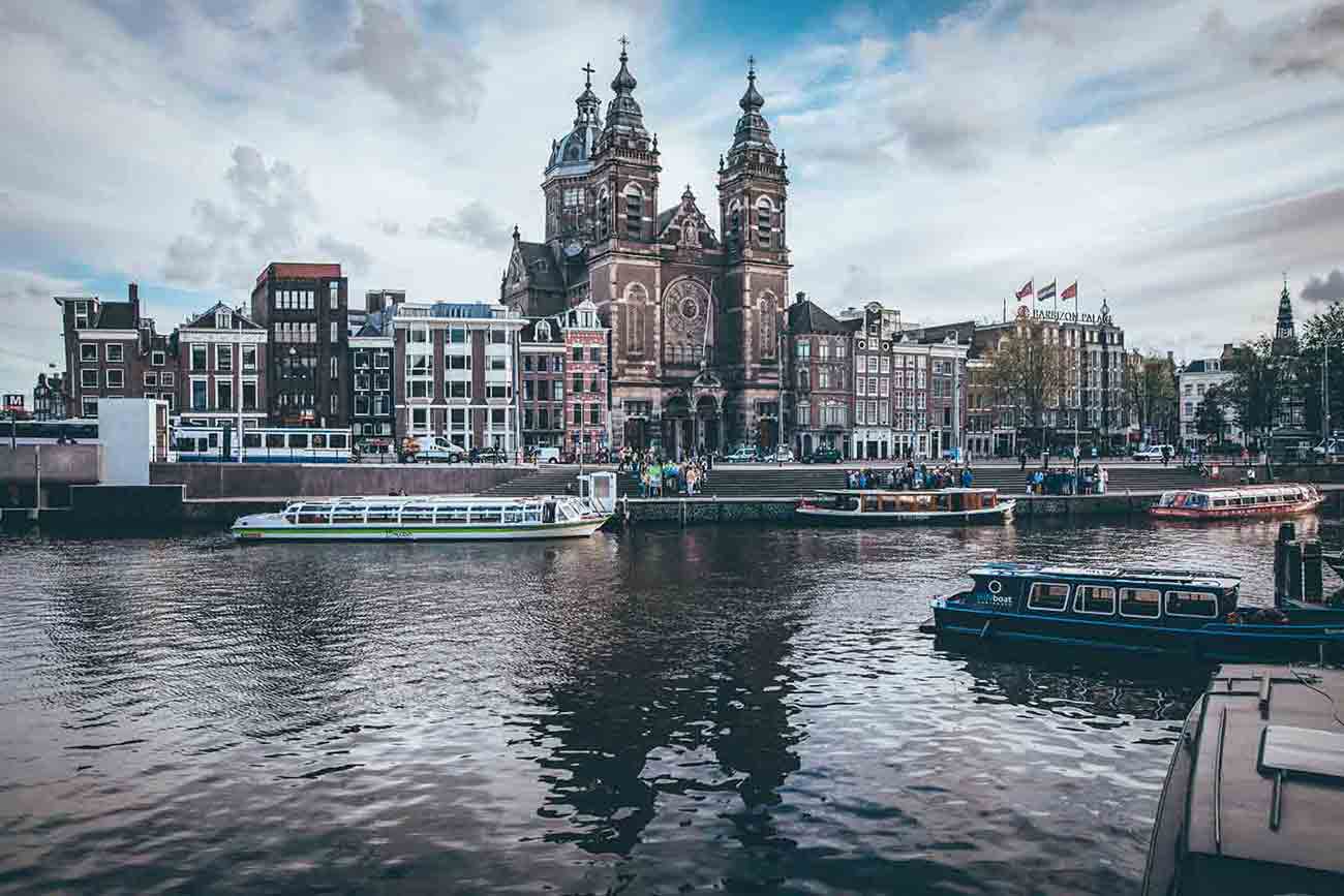 Hostel Warmoes Amsterdam